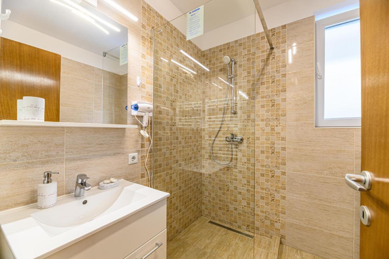 Sona Plus Braşov Exterior foto